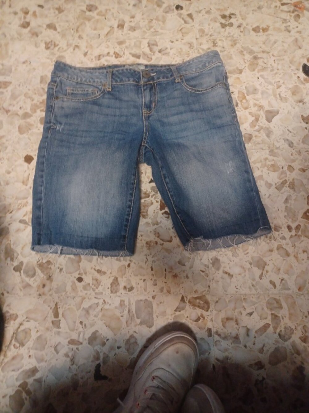 Aeropostale Junior Women's Cut-Off Blue Jean Shorts 7/8